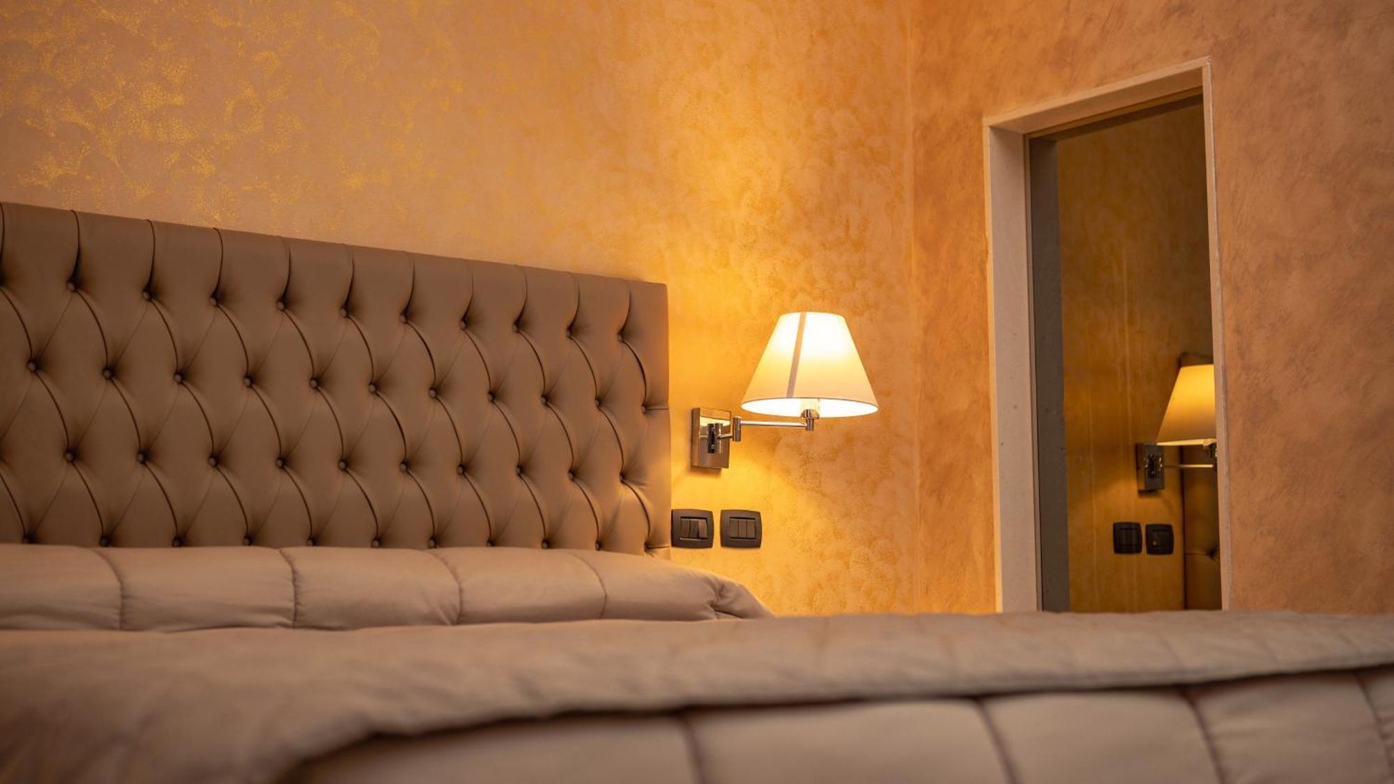 Hotel Donna Crescenza لوكوروتوندو المظهر الخارجي الصورة
